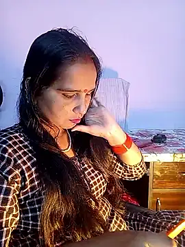 Snapshot of reemacouple007 chatting on February 5, 2026, 7:59 am reemacouple007 online show from February 5, 2026, 7:59 am