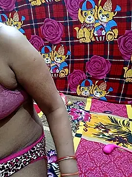 reemacouple007 online show from October 5, 2025, 1:51 am