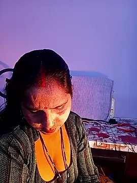 Snapshot of reemacouple007 chatting on February 11, 2026, 6:35 am reemacouple007 online show from February 11, 2026, 6:35 am