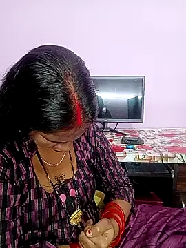 Snapshot of reemacouple007 chatting on February 3, 2026, 6:22 am reemacouple007 online show from February 3, 2026, 6:22 am