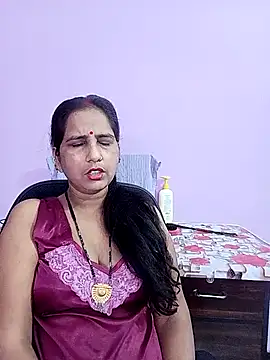 Snapshot of reemacouple007 chatting on May 1, 2026, 12:48 am reemacouple007 online show from May 1, 2026, 12:48 am