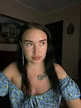 Snapshot of Roxana_Bell chatting on June 9, 2026, 7:15 pm Roxana Bell online show from June 9, 2026, 7:15 pm
