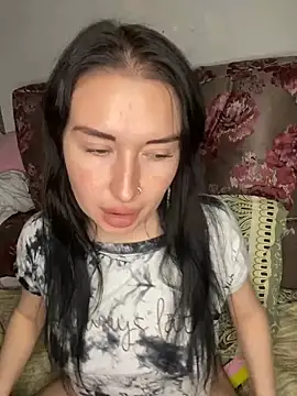 Snapshot of Roxana_Bell chatting on May 6, 2026, 7:18 pm Roxana Bell online show from May 6, 2026, 7:18 pm