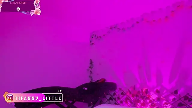 little tifanny82 online show from April 20, 2026, 2:07 pm