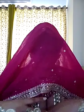 Snapshot of Blossam_07 chatting on November 2, 2025, 9:58 am Blossam 07 online show from November 2, 2025, 9:58 am