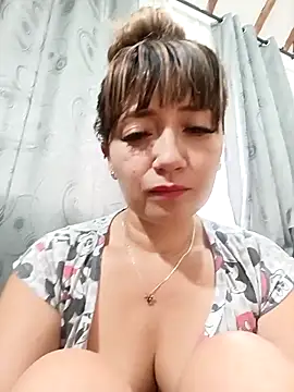 Snapshot of tata_laima__ chatting on April 15, 2026, 3:16 pm tata laima online show from April 15, 2026, 3:16 pm