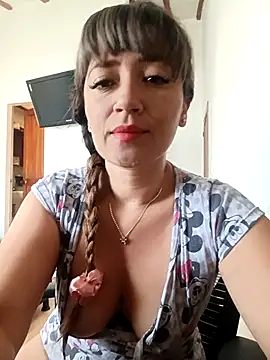 Snapshot of tata_laima__ chatting on April 3, 2026, 3:07 pm tata laima online show from April 3, 2026, 3:07 pm