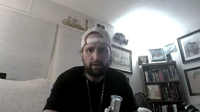 Snapshot of BobbyQ29 chatting on March 9, 2026, 8:51 am BobbyQ29 online show from March 9, 2026, 8:51 am