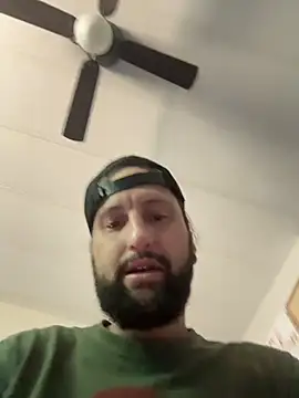 Snapshot of BobbyQ29 chatting on April 4, 2026, 5:52 pm BobbyQ29 online show from April 4, 2026, 5:52 pm