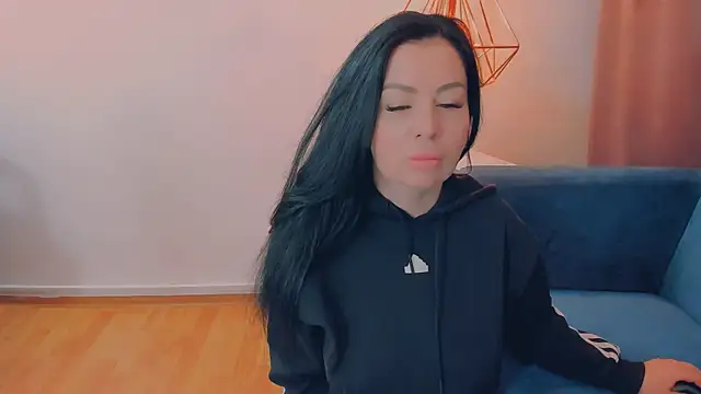 LayaFlow online show from March 28, 2026, 7:53 am