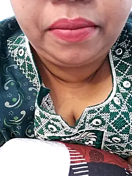 Snapshot of Ravina_patil1 chatting on September 25, 2025, 11:00 pm Ravina patil1 online show from September 25, 2025, 11:00 pm