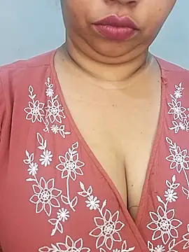 Ravina patil1 online show from March 3, 2026, 3:19 pm