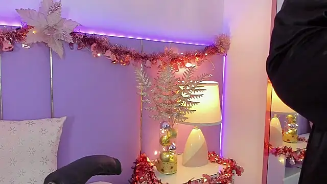 SophyRuiz  online show from December 20, 2025, 12:08 pm