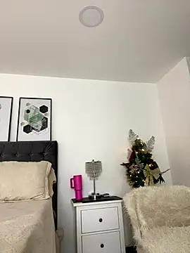 Snapshot of exoticcute chatting on November 25, 2025, 5:35 pm exoticcute online show from November 25, 2025, 5:35 pm