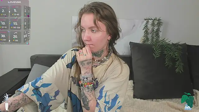 Mary Xextra online show from April 21, 2026, 9:27 am