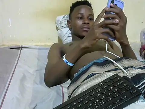 swthairydic online show from November 4, 2025, 8:56 pm