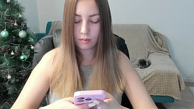 Snapshot of Mia_shy1 chatting on December 17, 2025, 7:02 am Mia shy1 online show from December 17, 2025, 7:02 am