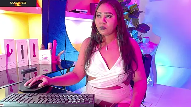 Snapshot of Scarlettt_Ass chatting on November 14, 2025, 12:42 pm Scarlettt Ass online show from November 14, 2025, 12:42 pm