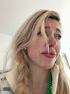 Snapshot of propertyofdaddy chatting on March 13, 2025, 8:54 pm propertyofdaddy online show from March 13, 2025, 8:54 pm