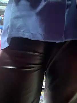 Snapshot of MikyVesela chatting on December 6, 2024, 5:49 pm MikyVesela online show from December 6, 2024, 5:49 pm