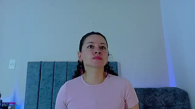 Snapshot of ArtesanaMK chatting on November 13, 2025, 6:45 pm ArtesanaMK online show from November 13, 2025, 6:45 pm