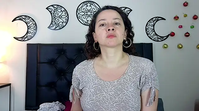 Snapshot of ArtesanaMK chatting on November 23, 2025, 11:20 am ArtesanaMK online show from November 23, 2025, 11:20 am