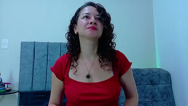 Snapshot of ArtesanaMK chatting on November 9, 2025, 11:14 am ArtesanaMK online show from November 9, 2025, 11:14 am