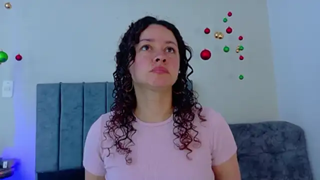 Snapshot of ArtesanaMK chatting on December 1, 2025, 5:25 pm ArtesanaMK online show from December 1, 2025, 5:25 pm