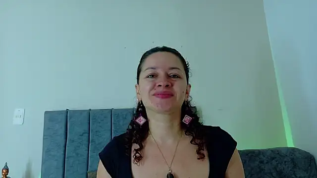 Snapshot of ArtesanaMK chatting on November 4, 2025, 11:25 am ArtesanaMK online show from November 4, 2025, 11:25 am