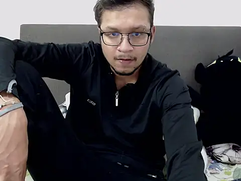 Snapshot of andy_loverxx chatting on February 4, 2026, 6:08 am andy loverxx online show from February 4, 2026, 6:08 am