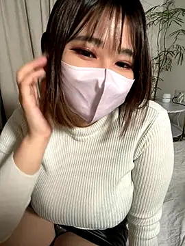 Megu Melon online show from December 17, 2025, 2:44 pm