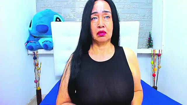 Snapshot of HorniestMilf chatting on December 3, 2025, 11:25 pm HorniestMilf online show from December 3, 2025, 11:25 pm