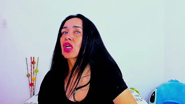 Snapshot of HorniestMilf chatting on April 8, 2026, 9:16 pm HorniestMilf online show from April 8, 2026, 9:16 pm