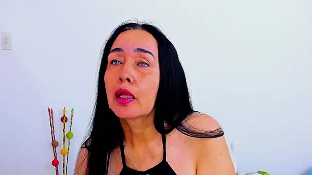 Snapshot of HorniestMilf chatting on March 27, 2026, 8:10 pm HorniestMilf online show from March 27, 2026, 8:10 pm