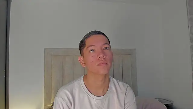 Snapshot of JulianRose_1 chatting on January 7, 2026, 11:26 am JulianRose 1 online show from January 7, 2026, 11:26 am