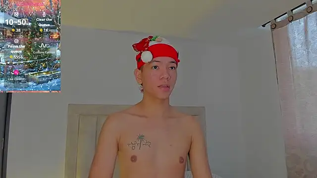 Snapshot of JulianRose_1 chatting on December 17, 2025, 11:48 am JulianRose 1 online show from December 17, 2025, 11:48 am