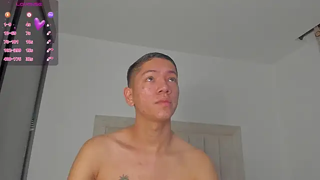 Snapshot of JulianRose_1 chatting on February 12, 2026, 9:09 am JulianRose 1 online show from February 12, 2026, 9:09 am