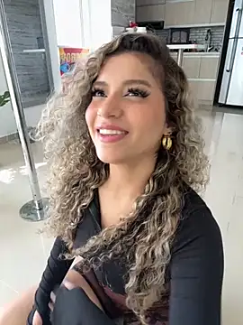 Melina-Smith online show from November 14, 2025, 6:33 pm