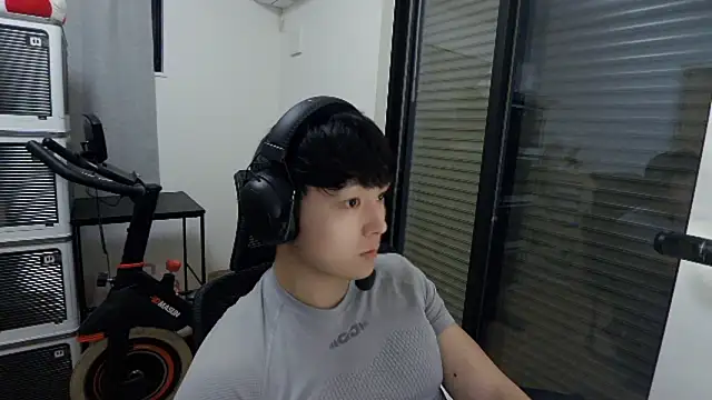 Snapshot of Tkcqcc chatting on February 1, 2026, 9:40 am Tkcqcc online show from February 1, 2026, 9:40 am