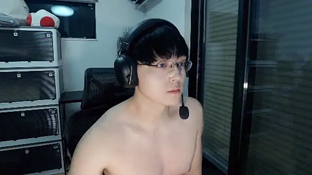 Snapshot of Tkcqcc chatting on March 20, 2026, 7:04 pm Tkcqcc online show from March 20, 2026, 7:04 pm