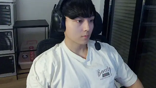 Snapshot of Tkcqcc chatting on March 19, 2026, 12:16 pm Tkcqcc online show from March 19, 2026, 12:16 pm