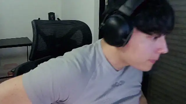 Snapshot of Tkcqcc chatting on March 5, 2026, 10:45 am Tkcqcc online show from March 5, 2026, 10:45 am