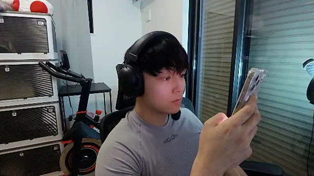 Snapshot of Tkcqcc chatting on January 15, 2026, 11:46 am Tkcqcc online show from January 15, 2026, 11:46 am