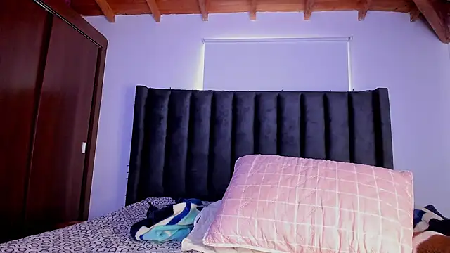 Snapshot of paulina_soto chatting on January 11, 2026, 4:25 pm paulina soto online show from January 11, 2026, 4:25 pm