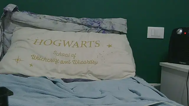 Snapshot of xxcatwomanxx chatting on February 18, 2026, 6:22 am xxcatwomanxx online show from February 18, 2026, 6:22 am