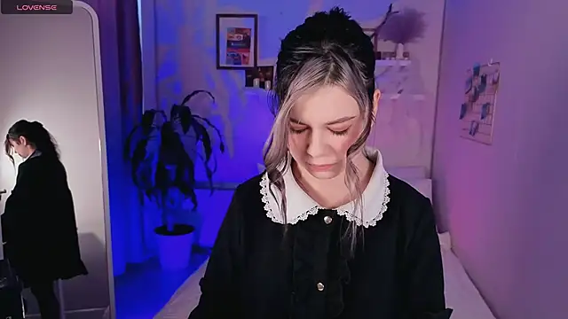 Lil Amelie online show from November 15, 2025, 8:51 am