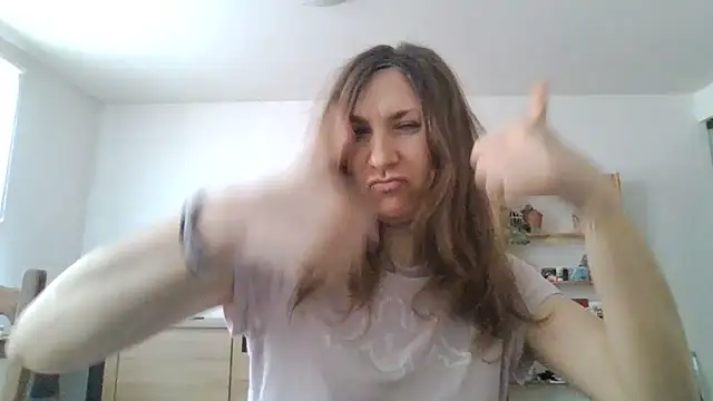 Snapshot of JasmineGlamour chatting on April 13, 2026, 3:05 pm JasmineGlamour online show from April 13, 2026, 3:05 pm