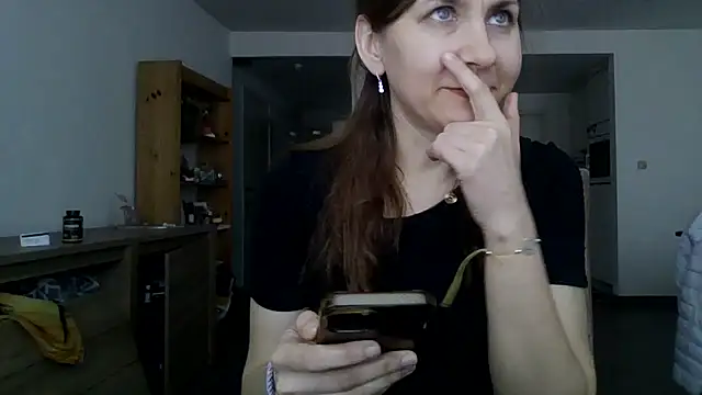 Snapshot of JasmineGlamour chatting on April 6, 2026, 4:52 pm JasmineGlamour online show from April 6, 2026, 4:52 pm