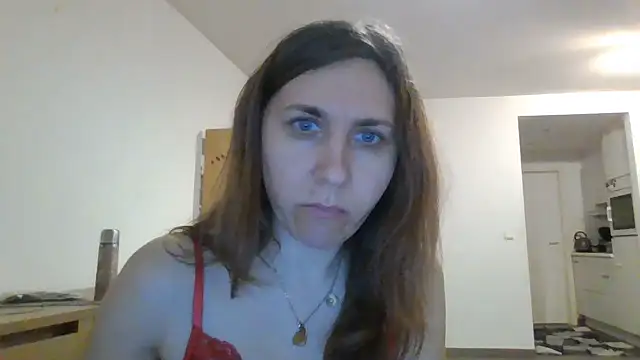Snapshot of JasmineGlamour chatting on April 15, 2026, 3:23 am JasmineGlamour online show from April 15, 2026, 3:23 am