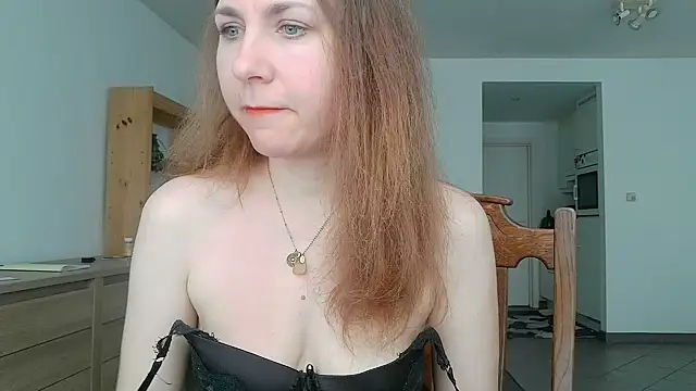 Snapshot of JasmineGlamour chatting on May 10, 2026, 3:03 pm JasmineGlamour online show from May 10, 2026, 3:03 pm